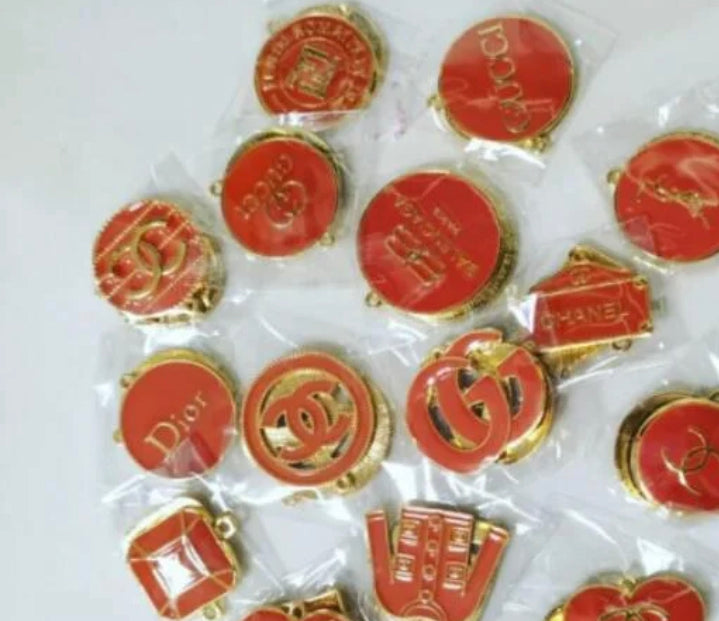 10 charms gold plated